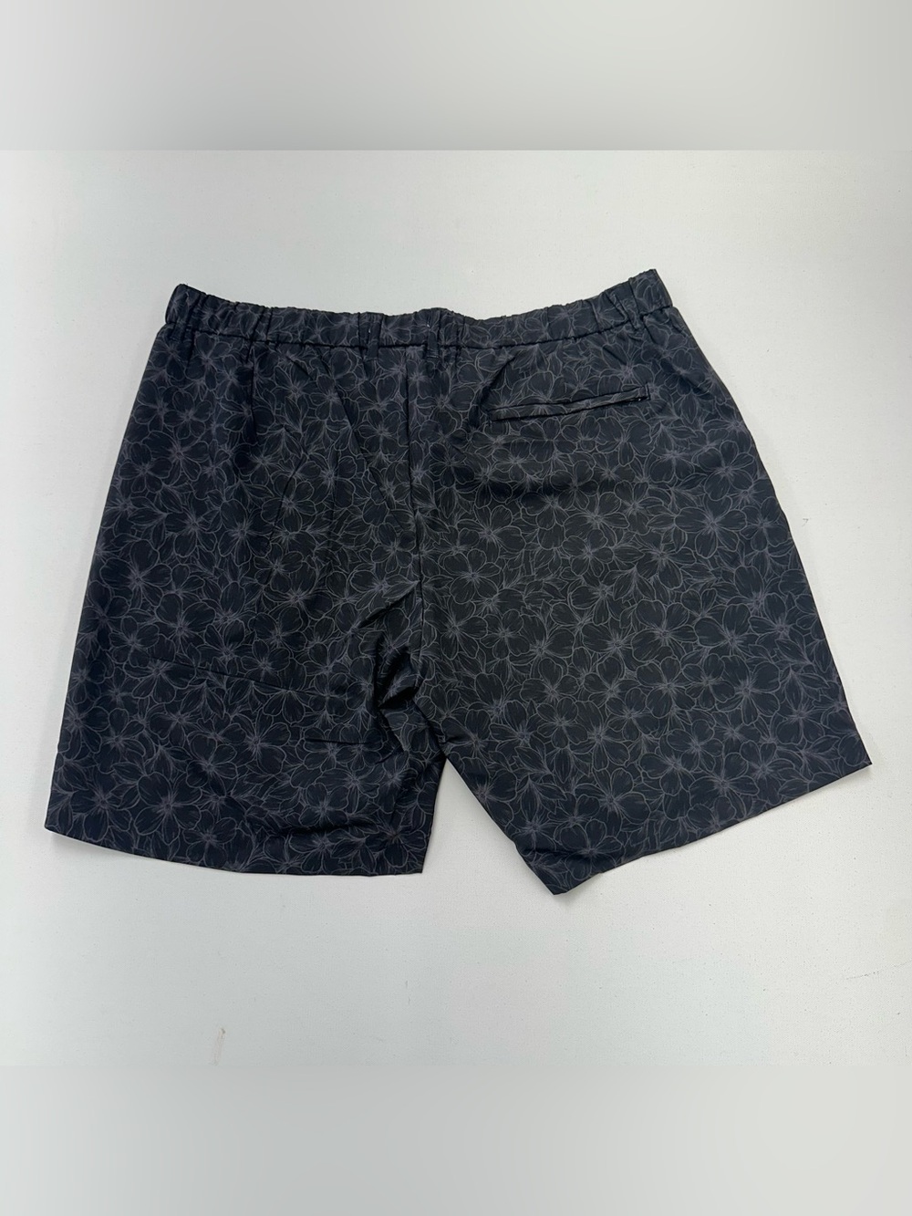 Robert Graham Beach to Bar Shorts Swim Trunks Floral Tiger Mens 38 RS234018C NWT - Picture 2 of 5